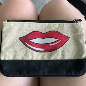 Ipsy brand little makeup bag